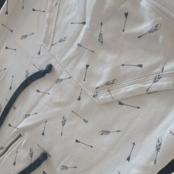 No Boundaries hoodie - Picture 4 of 5